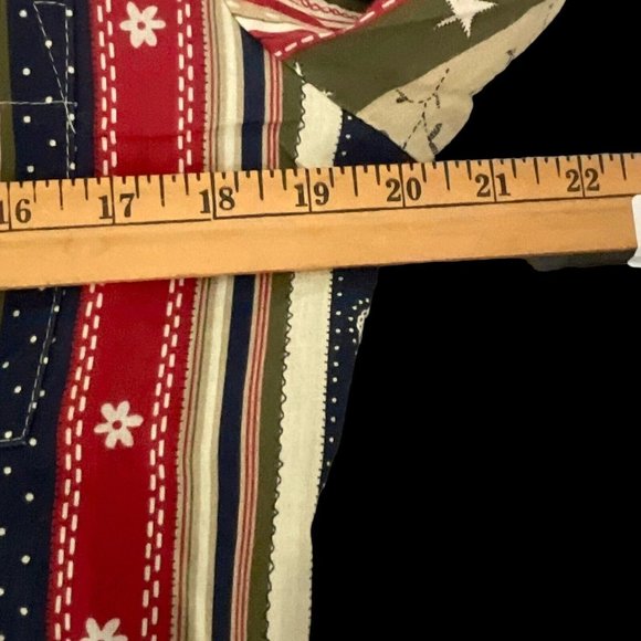 Tapestry Woman’s USA Patriotic Print Button Up Shirt Size Small Multi Color - Picture 5 of 9